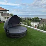 Sea View V-dubz,