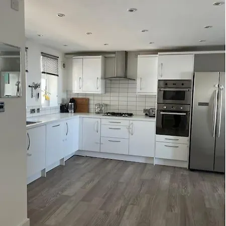 Sea View V-dubz, 파일리