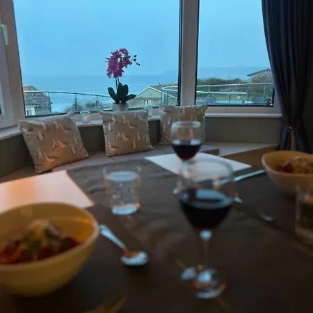 Sea View V-dubz,